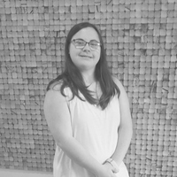 Headshot of Cate Alix